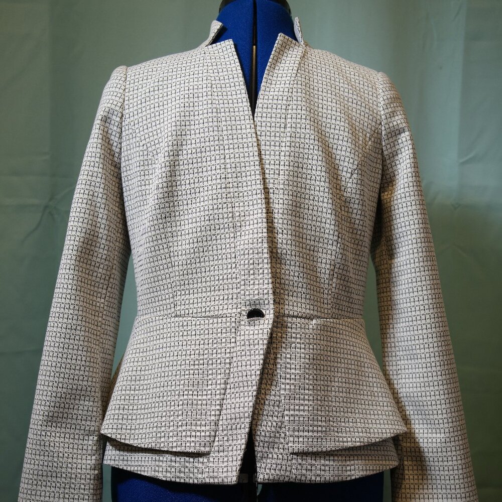 WHBM Blazer in 6P